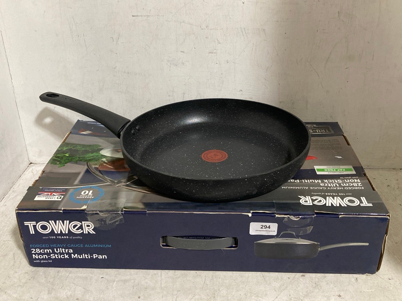 TOWER FORGED HEAVY GAUGE ALUMINIUM 28CM ULTRA NON-STICK MULTI-PAN WITH GLASS LID