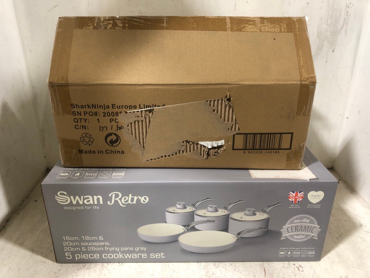 SWAN RETRO 5 PIECE ALUMINIUM PAN SET SWPS5020GRN TO INCLUDE NINJA ZEROSTICK ESSENTIALS 16CM SAUCEPAN WITH LID