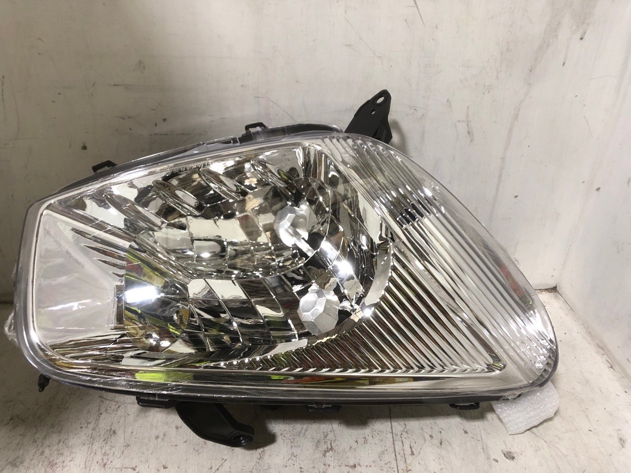 DEPO RIGHT HAND HEAD LIGHT 212-11F4R-RD-EM