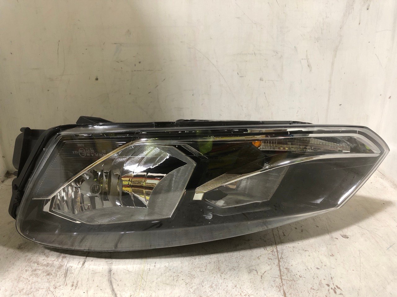 AFTERMARKET LEFT HAND HEAD LIGHT 5201590B - RRP £111