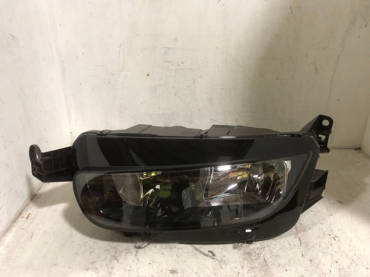 MAGNETI MARELLI LEFT HAND HEAD LIGHT MHL8282 - RRP £286