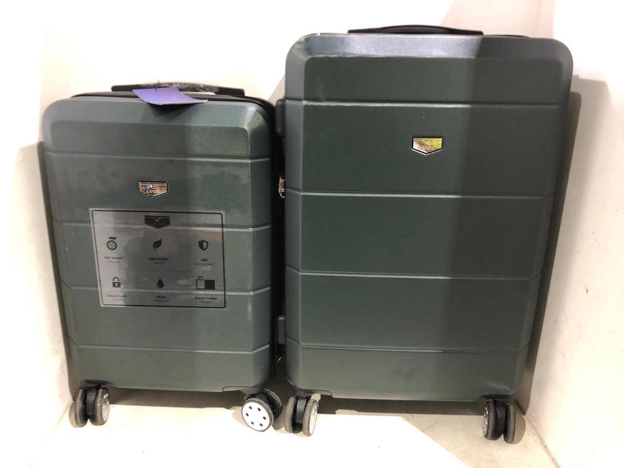 2 X ASSORTED LUGG GREEN 4 WHEEL SUITCASE