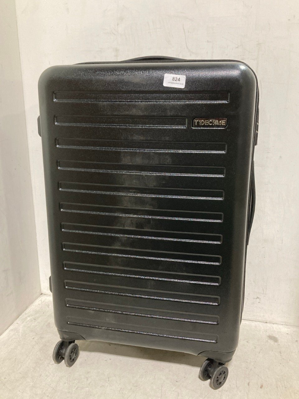 TYDECKARE BLACK 4 WHEEL SUITCASE