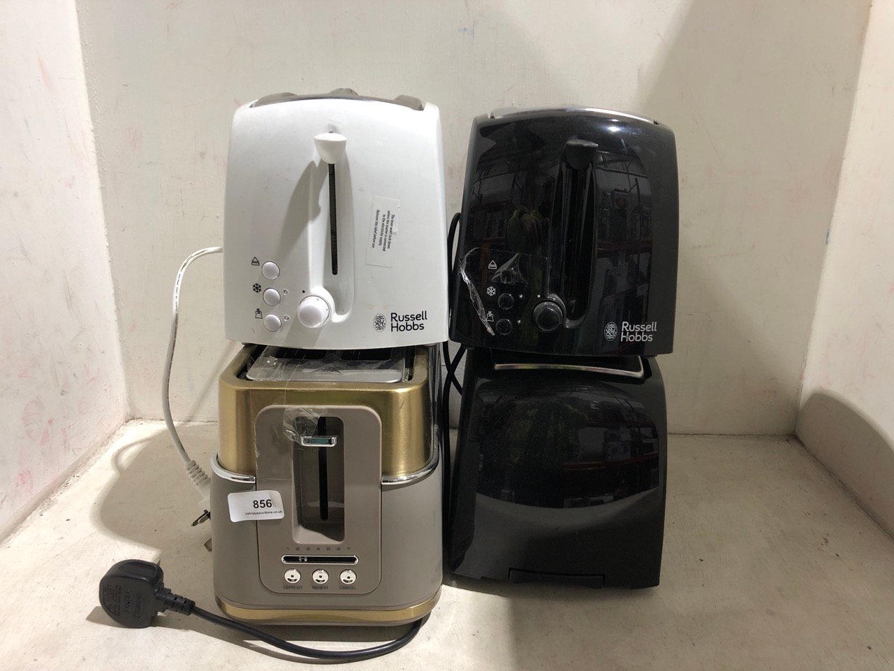 4 X ASSORTED TOASTERS TO INCLUDE RUSSELL HOBBS 2 SLICE TOASTER