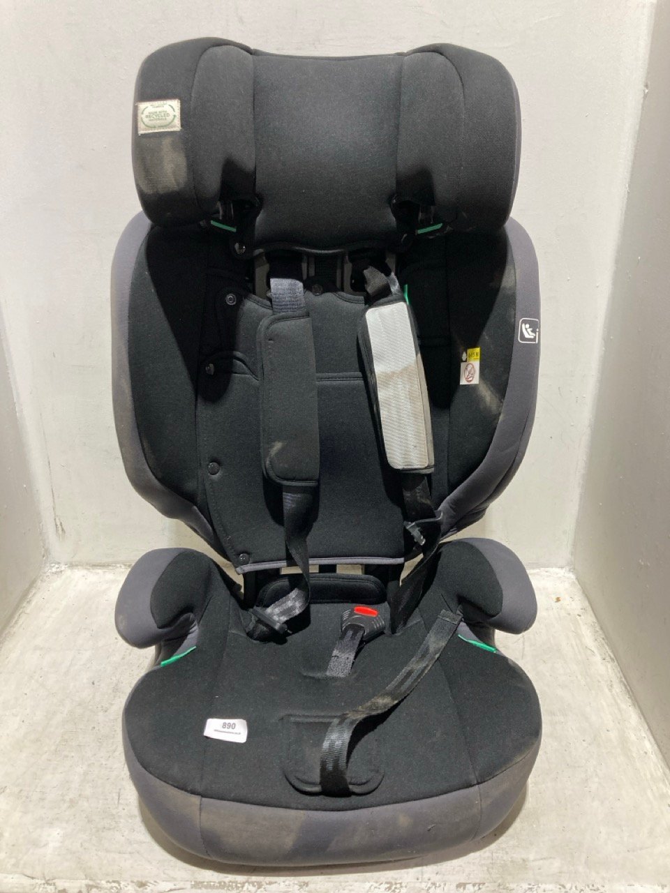 ESSENTIALS NYALA R129 CAR SEAT