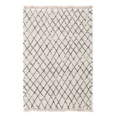 LA REDOUTE MADARA BERBER-STYLE RUG IN WHITE / BLACK - ITEM NO. GHM120 - SIZE 160 X 230 - RRP £225