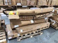 PALLET OF ASSORTED LA REDOUTE FURNITURE TO INCLUDE LA REDOUTE JOHN BED 160CM (PART) (KERBSIDE PALLET DELIVERY)