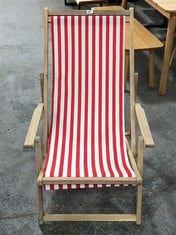 CANVAS DECK CHAIR IN RED / WHITE