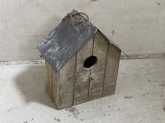 72 X STONE THE CROWS MEDIUM BIRD HOUSE - TOTAL RRP £432