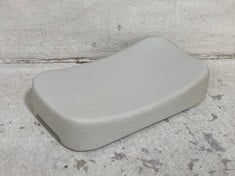 21 X STONE THE CROWS SMALL DISH - WHITE - LENGTH 22CM - TOTAL RRP £126