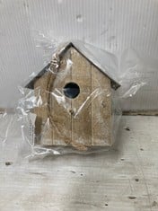 144 X STONE THE CROWS SMALL BIRD HOUSE - TOTAL RRP £576