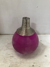 18 X STONE THE CROWS SM.METALWORK GLASS VASE-FUCHSIA - HGT 27.5CMS - TOTAL RRP £1170 (KERBSIDE PALLET DELIVERY)