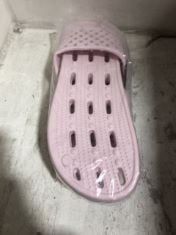 19 X RANBERONE SHOWER SANDALS PINK SIZE 5 .