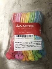 63X ASSORTED KIDS SOCKS TO INCLUDE LA ACTIVE BIG KIDS GRIP SOCKS 8-10 YEARS.