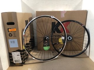 QTY OF ASSORTED BIKE WHEELS TO INCLUDE KX PRO GRAVEL DISC TUBELESS THREAD WHEELSET: LOCATION - BR11