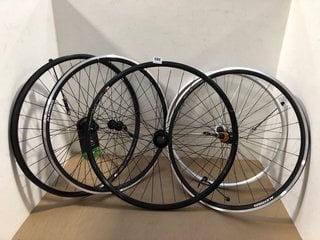 5 X ASSORTED BIKE WHEELS TO INCLUDE KX WHEELS 700C HYBRID D/WALL CASS REAR BIKE WHEEL IN BLACK: LOCATION - BR12