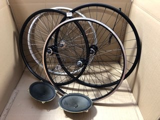 QTY OF ASSORTED ITEMS TO INCLUDE 2 X PART WHEELS BIKE WHEELS SIZE: 584 X 19C: LOCATION - BR16