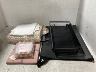 QTY OF ASSORTED HOUSE HOLD ITEMS TO INCLUDE PIGLET HAIR WRAP TOWEL IN CHECKED WHITE AND PINK: LOCATION - G21