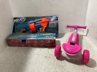 3 X ASSORTED CHILDRENS TOYS TO INCLUDE RAZOR SPORT SCOOTER IN PINK: LOCATION - G21