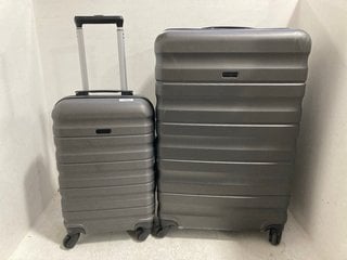 2 X ASSORTED SIZED JOHN LEWIS AND PARTNERS HARDSHELL TRAVEL SUITCASES IN DARK GREY: LOCATION - H13