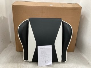 LARGE OFFICE/GAMING CHAIR IN BLACK: LOCATION - E9