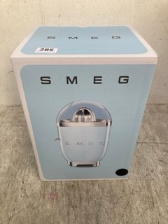 SMEG CITRUS JUICER WITH LID IN BLACK - RRP - £142: LOCATION - E14