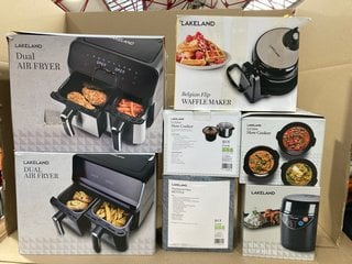 QTY OF ASSORTED KITCHEN APPLIANCES TO INCLUDE BELGIAN FLIP WAFFLE MAKER , 2 X 1.5L SLOW COOKERS: LOCATION - E16