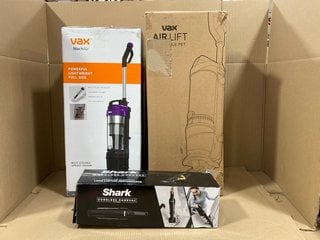 3 X ASSORTED ITEMS TO INCLUDE SHARK PET MODEL CORDLESS HAND VACUUM CLEANER: LOCATION - E17