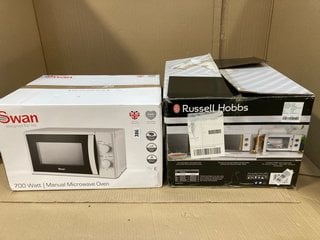 RUSSELL HOBBS GROOVE 17L MANUAL MICROWAVE IN WHITE TO INCLUDE SWAN MANUAL MICROWAVE OVEN: LOCATION - F15