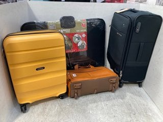 QTY OF ASSORTED LUGGAGE ITEMS TO INCLUDE SAMSONITE SOFT SHELL MEDIUM SIZED SUITCASE IN BLACK: LOCATION - F14