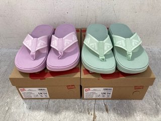 2 X FITFLOP SURFF - WEBBING TOE - POST SANDALS IN WILD LILAC AND SAGE BRUSH SIZE: 6: LOCATION - F4