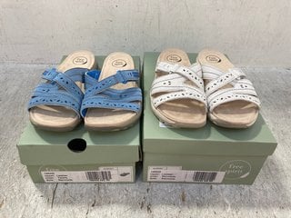 2 X FREE SPIRIT ALBANY EMBROIDERED CUT OUT VELCRO STRAP SANDALS IN WHITE AND BLUE SIZE: 6: LOCATION - F4