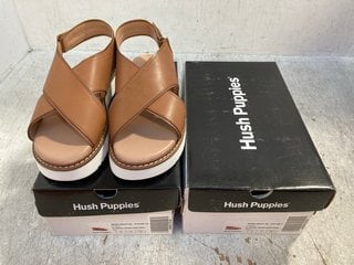 2 X HUSH PUPPIES CLARISSA CROSS OVER SANDALS IN BLUSH AND TAN SIZE: 6: LOCATION - F3