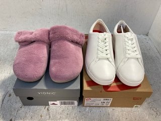 FITFLOP RALLY SNEAKERS IN LEATHER URBAN WHITE SIZE: 6 TO INCLUDE VIONIC WOMENS FLEECE LINED OPEN BACK SLIPPERS IN PINK SIZE: 6: LOCATION - F3