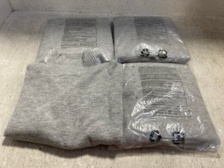 4 X D&CO WOMENS HIGH NECK KNITTED JUMPERS IN LIGHT GREY SIZE: 2XL: LOCATION - G3