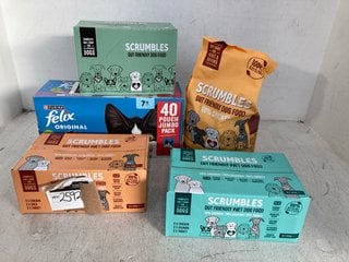 5 X ASSORTED PET FOOD ITEMS TO INCLUDE SCRUMBLES 60% CHICKEN GUT FRIENDLY DOG FOOD PACK 2KG BB: 07/25: LOCATION - G11