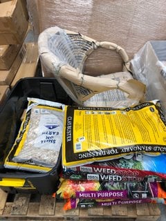 (COLLECTION ONLY) PALLET OF ASSORTED OUTDOOR ITEMS TO INCLUDE BAG OF LAKELAND GOLD PEAT FREE COMPOST: LOCATION - A4