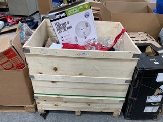 PALLET OF ASSORTED ITEMS TO INCLUDE GEEPAS 16 INCH WALL FAN WITH REMOTE IN WHITE - MODEL: GF21173UK: LOCATION - A5 (KERBSIDE PALLET DELIVERY)