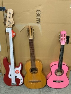 3 X ASSORTED GUITARS TO INCLUDE MARTIN SMITH 3/4 SIZE CLASSICAL GUITAR IN PINK: LOCATION - A4