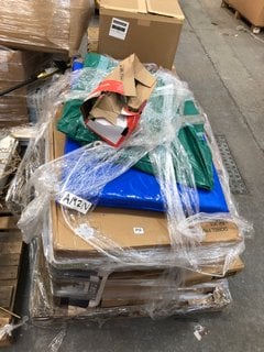 PALLET OF ASSORTED ITEMS TO INCLUDE SAFETY FIRST BABY SAFETY GATE IN WHITE: LOCATION - A7 (KERBSIDE PALLET DELIVERY)