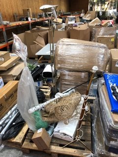 PALLET OF ASSORTED JOHN LEWIS & PARTNERS HOMEWARE ITEMS TO INCLUDE OUTDOOR LIGHT UP STAH CHRISTMAS DECOR: LOCATION - A7 (KERBSIDE PALLET DELIVERY)