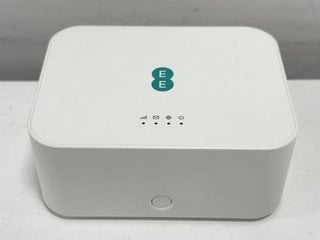 EE SMART 4G HUB ROUTER IN WHITE: MODEL NO D412C57 [JPTM128037]