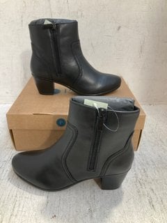 PAVERS LEATHER ANKLE BOOTS IN BLACK UK SIZE 5: LOCATION - A1