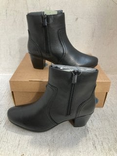 PAVERS LEATHER ANKLE BOOTS IN BLACK UK SIZE 6: LOCATION - A1