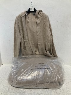 QTY OF SELECT CABLE HOODED CARDIGAN IN OATMEAL IN VARIOUS SIZES: LOCATION - A2