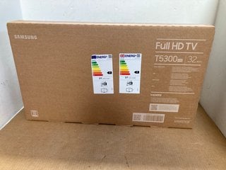 SAMSUNG 23" FULL HD SMART TV - T5300 - RRP £229: LOCATION - A4