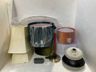 QTY OF ASSORTED JOHN LEWIS & PARTNERS HOUSEHOLD ITEMS TO INCLUDE VELVET 30CM SHADE IN COPPER: LOCATION - A9