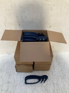 5 X BOX OF 12 PENGUIN 900M BLUE METAL DETECTABLE SAFETY KNIVES (PLEASE NOTE: 18+YEARS ONLY. ID MAY BE REQUIRED): LOCATION - A10