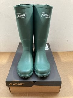 HI-TEC MORPHEUS SN99 WELLIES IN GREEN UK SIZE 10: LOCATION - A12