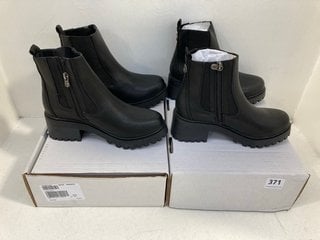 2 X BLOWFISH WOMENS MALIBU CHELSEA BOOTS IN BLACK UK SIZE 4: LOCATION - B5